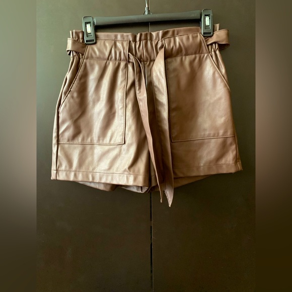 Pants - Women’s coffee brown faux leather shorts size small